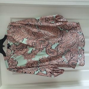 3/4 sleeve v neck  blouse.